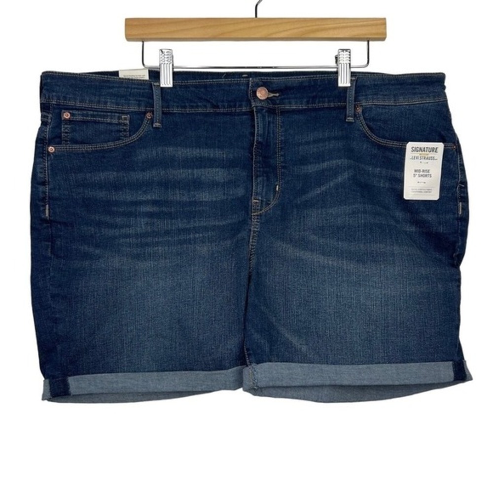 NWT Signature Gold Levi Strauss Size 22/W 36" Women's Mid Rise Shorts Cuffed‎